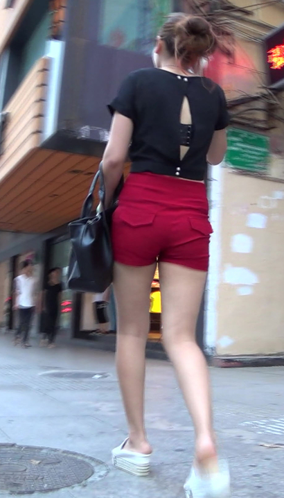 【视频】偶遇顾盼流转的风尚精致衣着美腿女生[HH-5U6V]