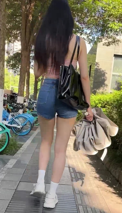 【视频】抓拍娉婷袅娜的时髦热裤大长腿女生[JH-52H8]