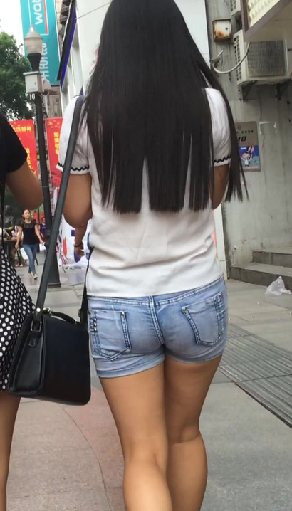【视频】偶遇如花似玉的风尚高雅穿扮紧臀辣妹[BE-D626]
