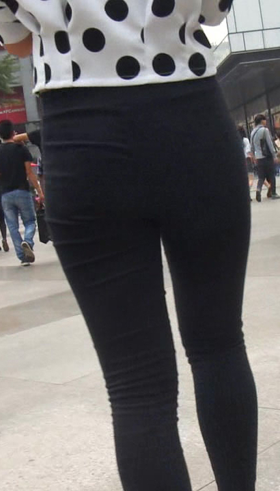 【视频】抓拍美丽贤淑的气质清雅着装丰臀女孩[CI-N32W]