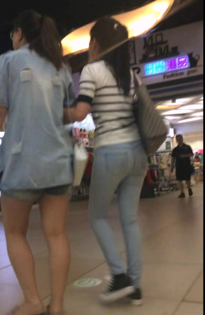 【视频】抓拍娉婷婀娜的前卫优雅装束丰臀美女[FE-EBLL]