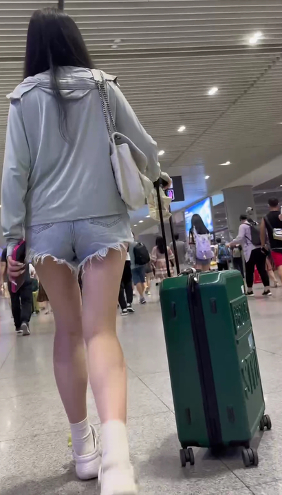 【视频】一位娥娜翩跹的极品热裤美臀女神[QG-310Z]
