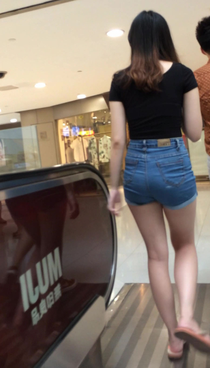 【视频】一个出尘脱俗的时髦精美装束圆臀女孩[OM-2Q89]